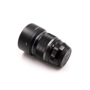 Olympus 45mm f/1.2 Pro (sis. ALV 24%) – Käytetty Olympus 45mm f/1.2 Pro (sis. ALV 24%) – Käytetty