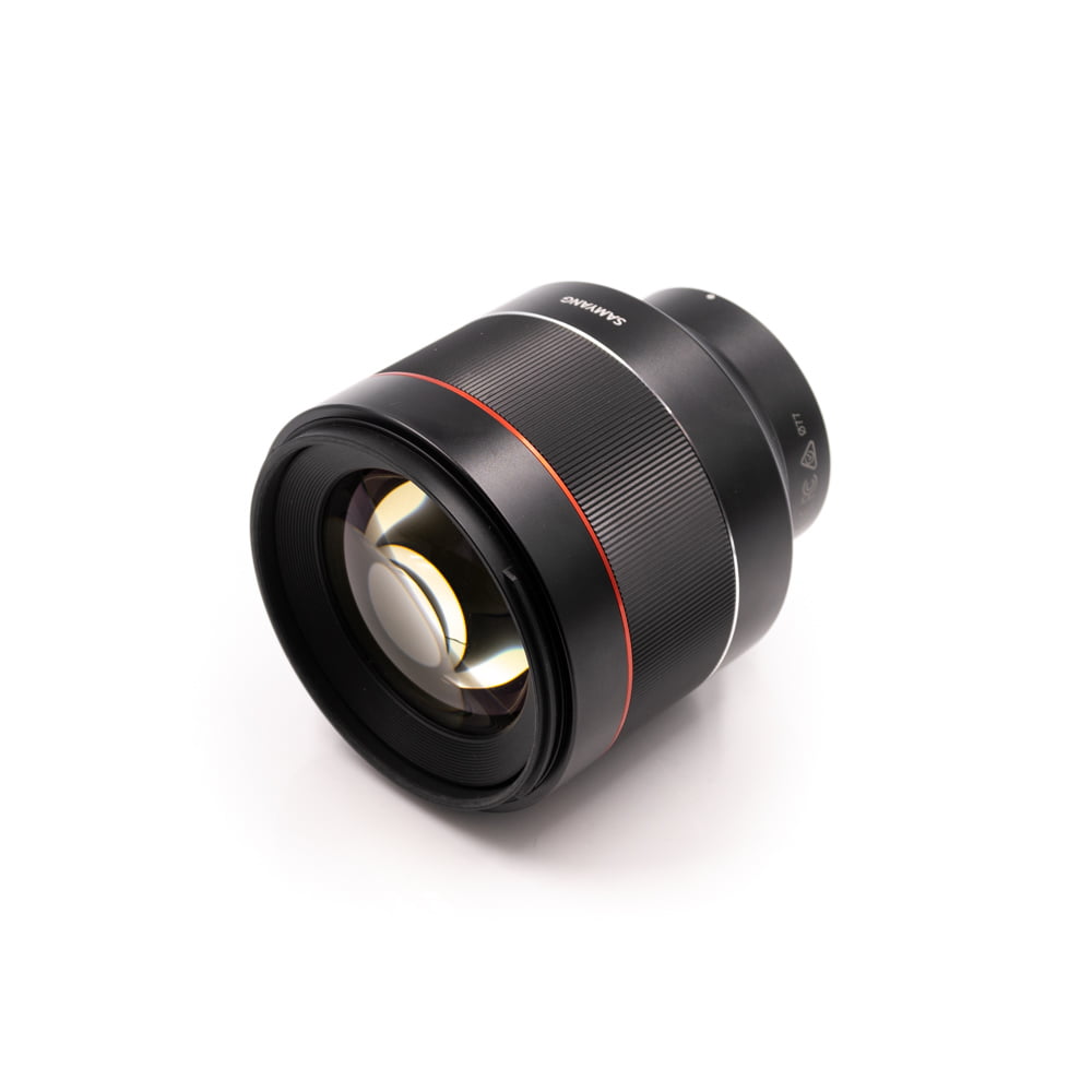 Samyang AF 85mm f/1.4 Sony E (K5 kunto) – Käytetty