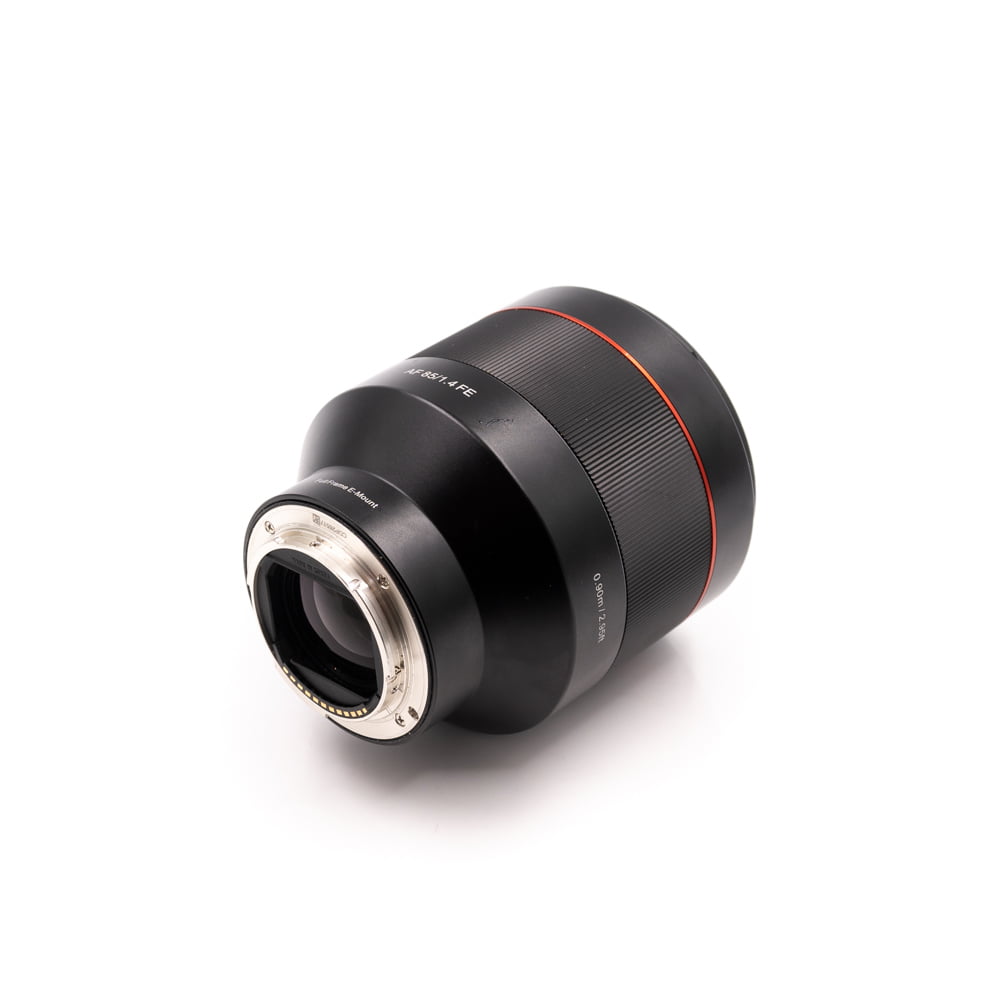 Samyang AF 85mm f/1.4 Sony E (K5 kunto) – Käytetty