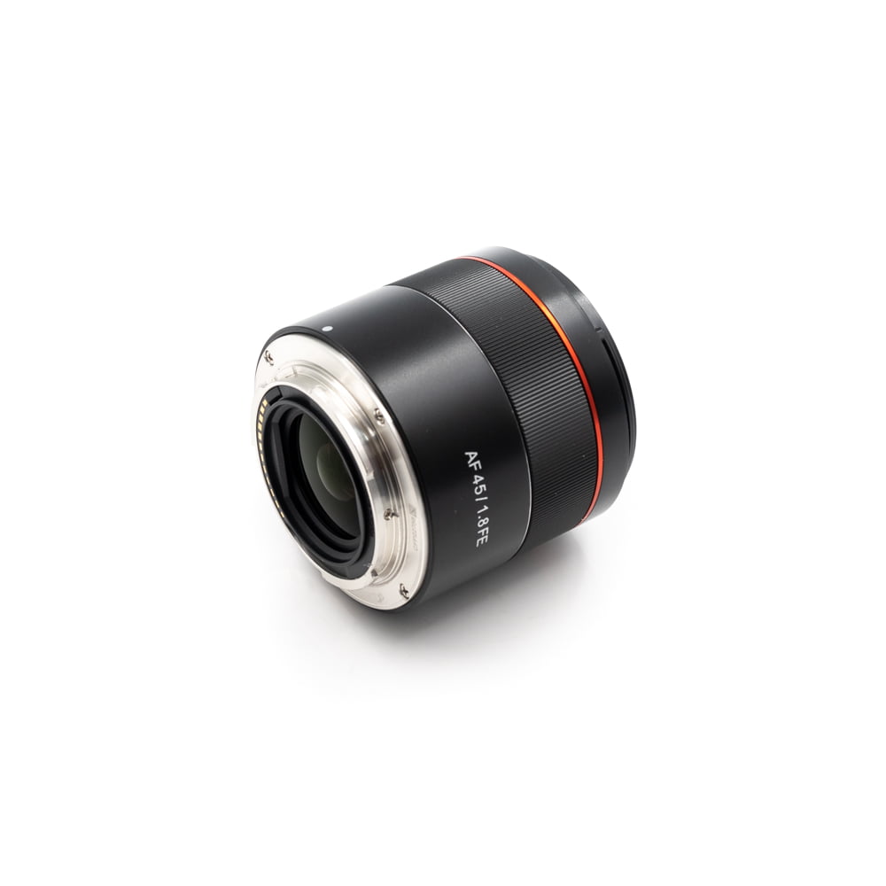 Samyang AF 45mm f/1.8 Sony E (Kunto K5, takuu 6kk, sis. ALV 24%) – Käytetty Samyang AF 45mm f/1.8 Sony E (Kunto K5, takuu 6kk, sis. ALV 24%) – Käytetty