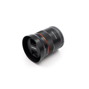 Samyang AF 45mm f/1.8 Sony E (Kunto K5, takuu 6kk, sis. ALV 24%) – Käytetty Samyang AF 45mm f/1.8 Sony E (Kunto K5, takuu 6kk, sis. ALV 24%) – Käytetty
