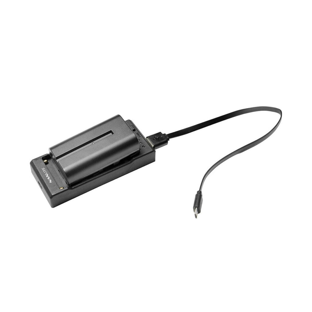 Nanlite CN-58 charger + 4500mAh NP-F battery kit Nanlite CN-58 charger + 4500mAh NP-F battery kit