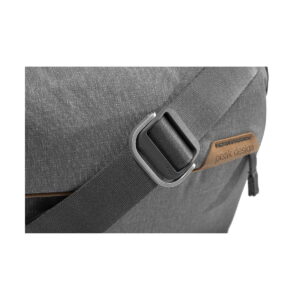 Peak Design Everyday Sling v2 10L Harmaa Peak Design Everyday Sling v2 10L Harmaa
