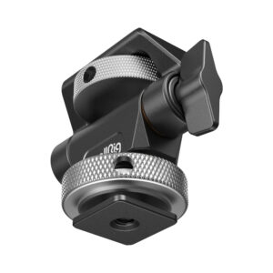 Lähikuvassa SmallRig 2905 Swivel and Tilt Adjustable Monitor Mount, jossa on musta ja hopeinen metallirakenne, nupukoitu säätörengas, lukitusnuppi ja kylmäkenkäkiinnike, joka on suunniteltu lisävarusteiden kiinnittämiseen kamerarigiin.