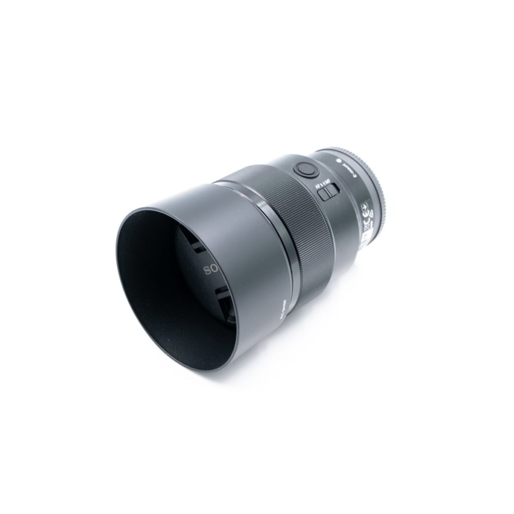 Sony FE 85mm f/1.8 (Kunto K4.5, Takuuta 6kk) – Käytetty Sony FE 85mm f/1.8 (Kunto K4.5, Takuuta 6kk) – Käytetty