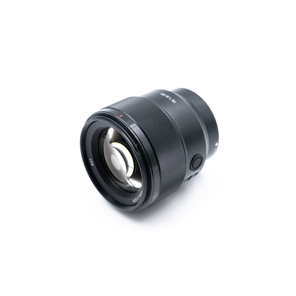 Sony FE 85mm f/1.8 (Kunto K4.5, Takuuta 6kk) – Käytetty Sony FE 85mm f/1.8 (Kunto K4.5, Takuuta 6kk) – Käytetty