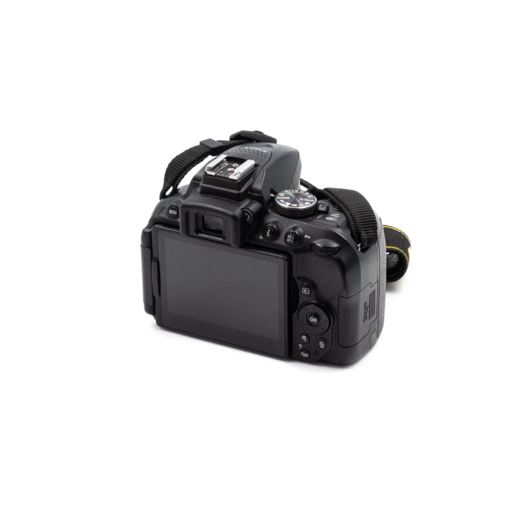 Nikon D5300 (Shuttercount 10400) – Käytetty