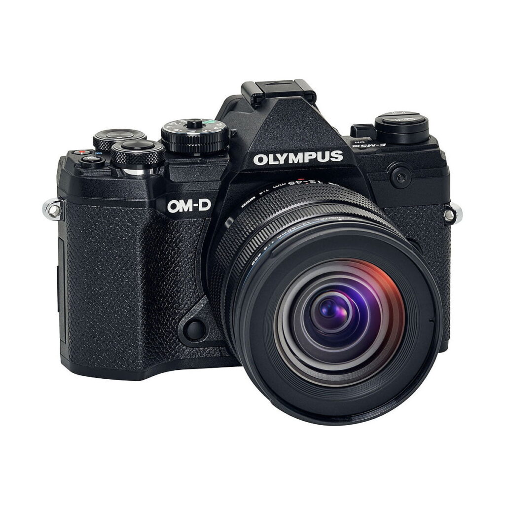 Olympus OM-D E-M5 MK III + Olympus 12-45mm f/4 Pro – Musta Olympus OM-D E-M5 MK III + Olympus 12-45mm f/4 Pro – Musta