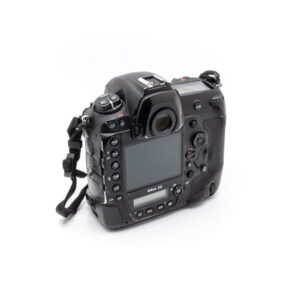Nikon D5 (Shuttercount 0, Takuu 6kk) – Käytetty Nikon D5 (Shuttercount 0, Takuu 6kk) – Käytetty