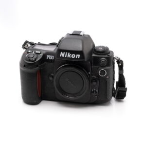 Nikon F100 + MB-15 akkukahva – Käytetty Nikon F100 + MB-15 akkukahva – Käytetty
