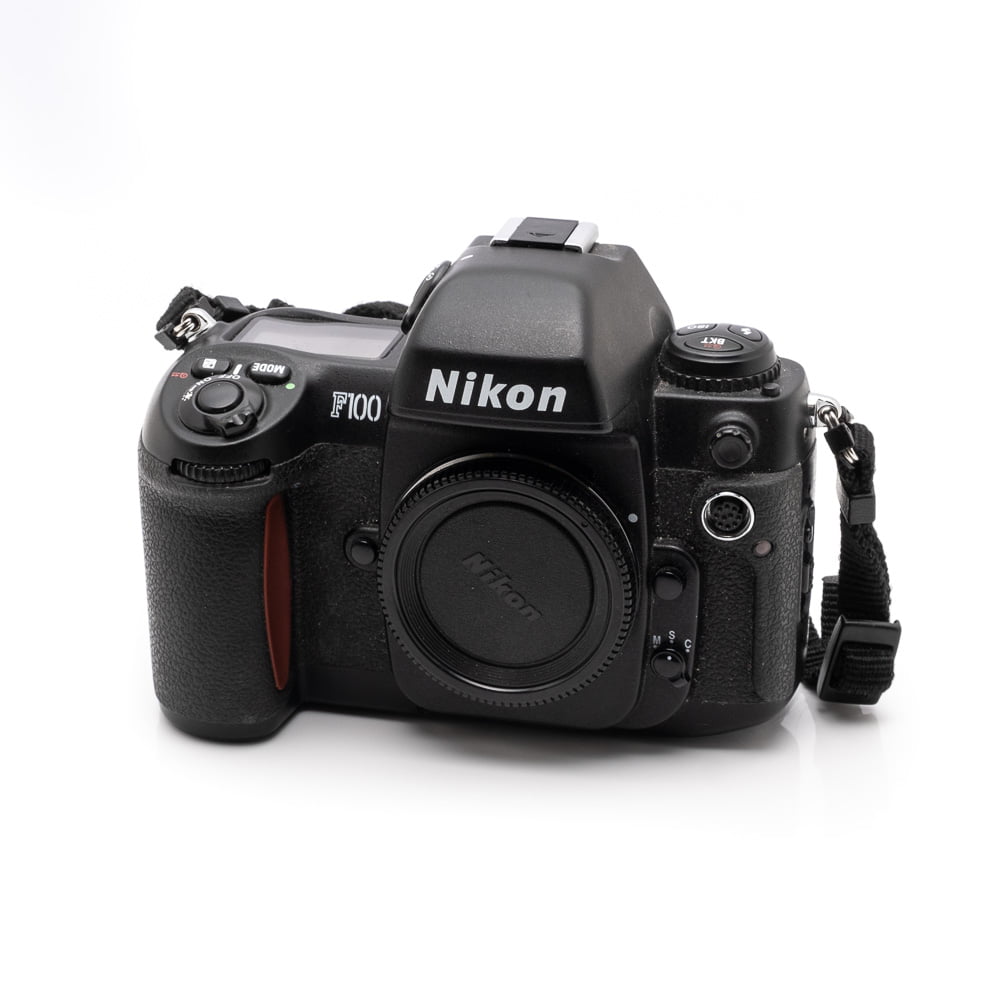 Nikon F100 + MB-15 akkukahva – Käytetty Nikon F100 + MB-15 akkukahva – Käytetty