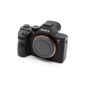 Sony A7R III (Takuuta 12kk, Shuttercount 14000 – Käytetty