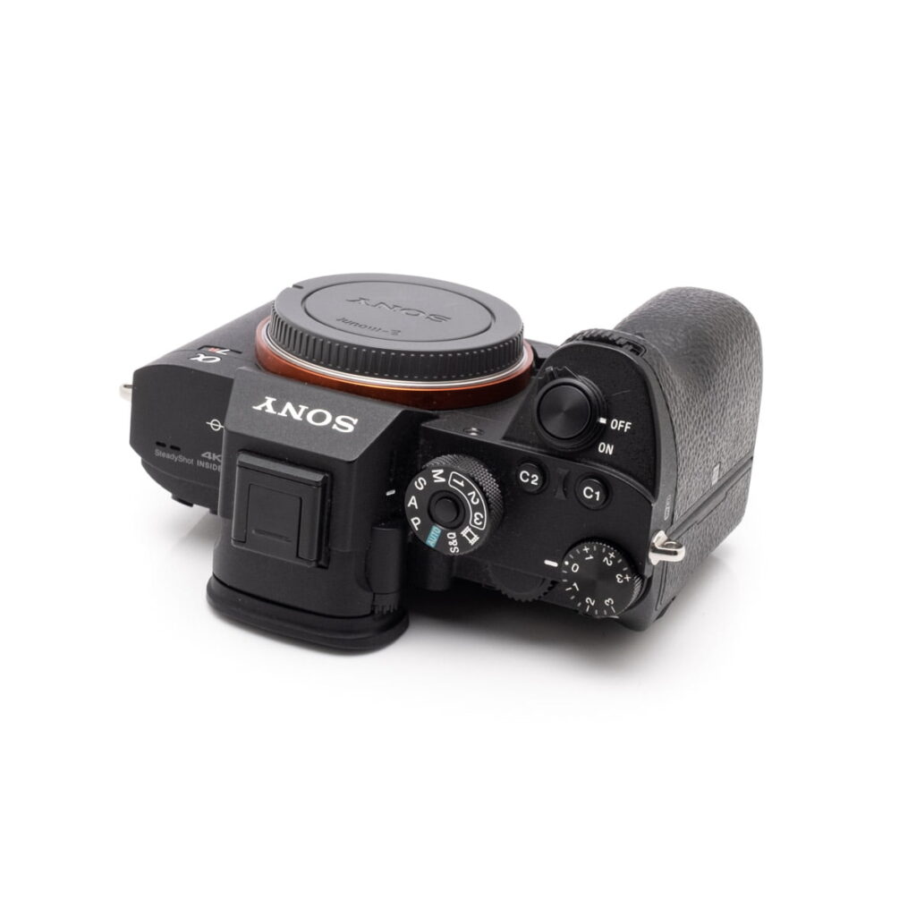 Sony A7R III (Takuuta 12kk, Shuttercount 14000 – Käytetty