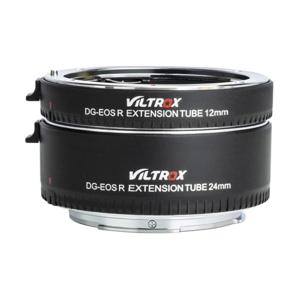 viltrox_dg-eosr_extension Viltrox DG-EOS R (12/24mm) Auto Extension Tube for Canon R, jossa on sekä 12mm että 24mm putket pinottuna yhteen, näkyy valkoisella taustalla.