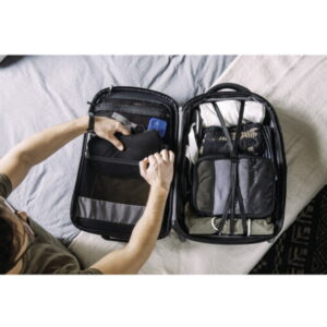 Gomatic Navigator Carry-On 37L Black Gomatic Navigator Carry-On 37L Black