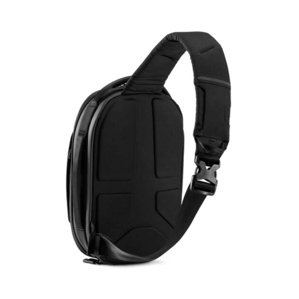 Gomatic Navigator Sling 6L Black Gomatic Navigator Sling 6L Black