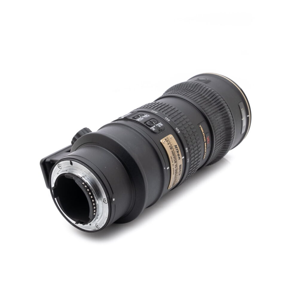 nikon_70-200-3 Nikon AF-S Nikkor 70-200mm f/2.8G VR - Käytetty