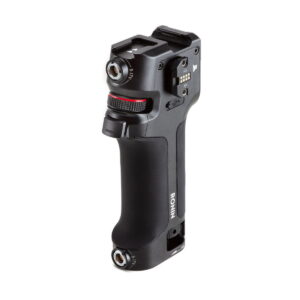 DJI-Tethered-Control-Handle-for-RS-2-05 Musta DJI Tethered Control Handle RS 2:lle, jossa on "RONIN"-brändi sekä useita painikkeita, säätimiä ja liitäntäportteja kädensijassa.