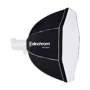 Elinchrom_Rotalux_Deep_Octabox_100cm_001 Elinchrom Rotalux Deep Octabox 100cm, mustavalkoinen kahdeksankulmainen softbox-valonmuokkain, on kiinnitetty studiovaloon ja kuvattu valkoista taustaa vasten.
