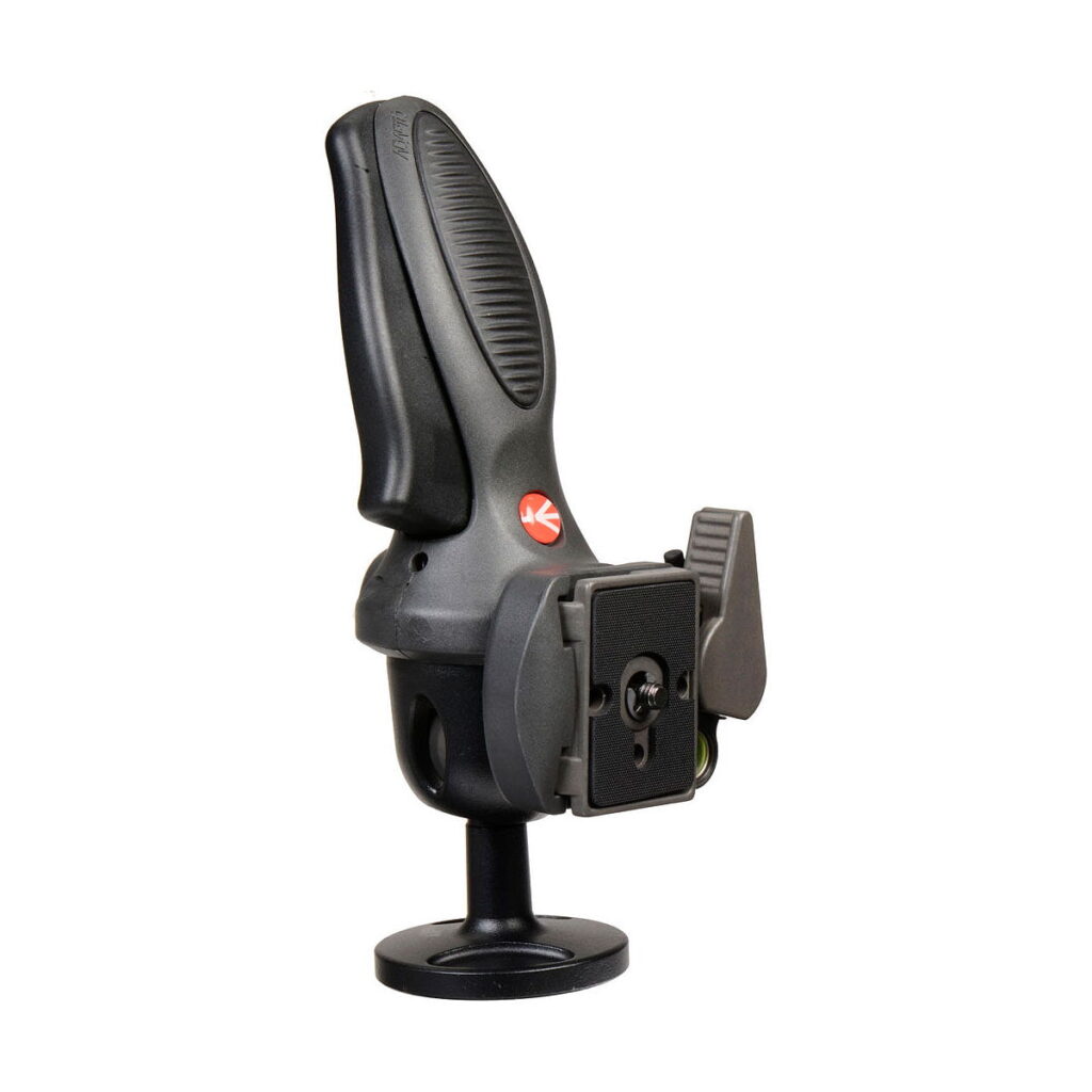 Manfrotto Joystick 324RC2 -kuulapää on musta, ergonominen kamerakiinnike, jossa on kuvioitu kahva, säädettävä kiinnike, pyöreä jalusta ja punainen pyöreä logo lähellä kahvaa valkoisella pohjalla.