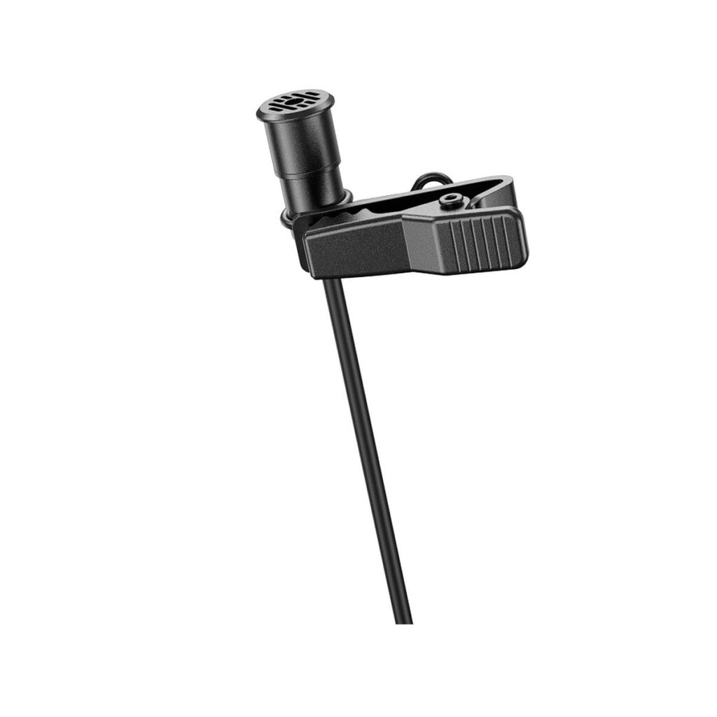 SmallRig_3467_Forevala_L20_Lavalier_Microphone_007 SmallRig 3467 Forevala L20 Lavalier-mikrofoni, kuvassa mustana, jossa on pieni klipsi handsfree-käyttöä varten, näkyy valkoisella taustalla.
