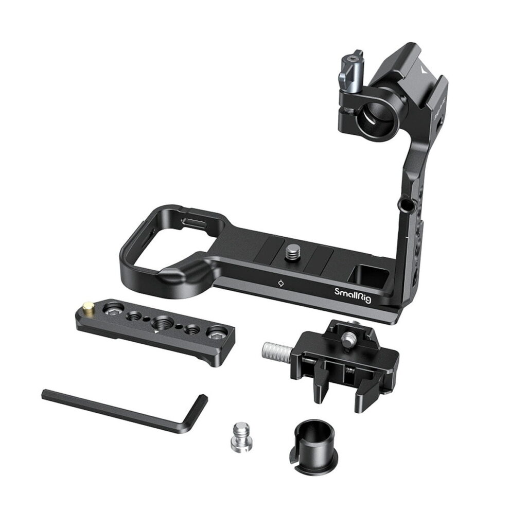 SmallRig Half Cage for Sony FX3 3278, musta metallinen kamerahäkki, jossa on irrotettavia osia, kuten kiinnityslevy, ruuveja, kuusiokoloavain ja lisävarusteita, näkyy valkoisella pohjalla.