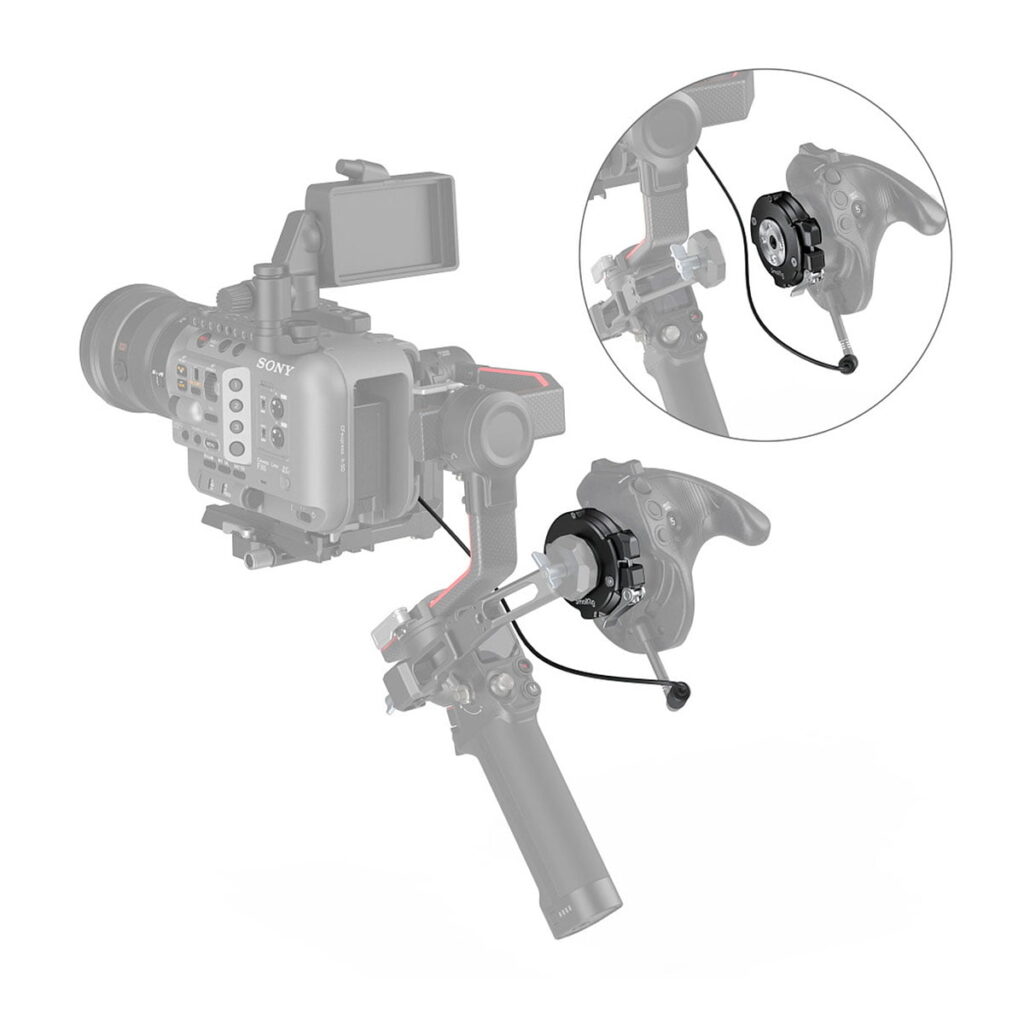 SmallRig_Handgrip_Rosette_Adapter_for_Sony_FX6_3403_005 The grey configuration features the SmallRig 3403 Handgrip Rosette Adapter for Sony FX6, with the joystick control module attached. Inside is a close-up of the joystick module and how it attaches to the adapter handle.