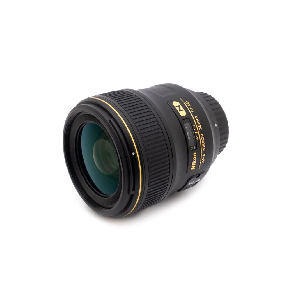 nikon_35-2 Nikon AF-S Nikkor 35mm f/1.4 G - Käytetty