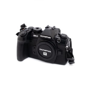 olympus_em1markii Olympus OM-D E-M1 Mark II (SC 700, Kunto K4.5)- Käytetty