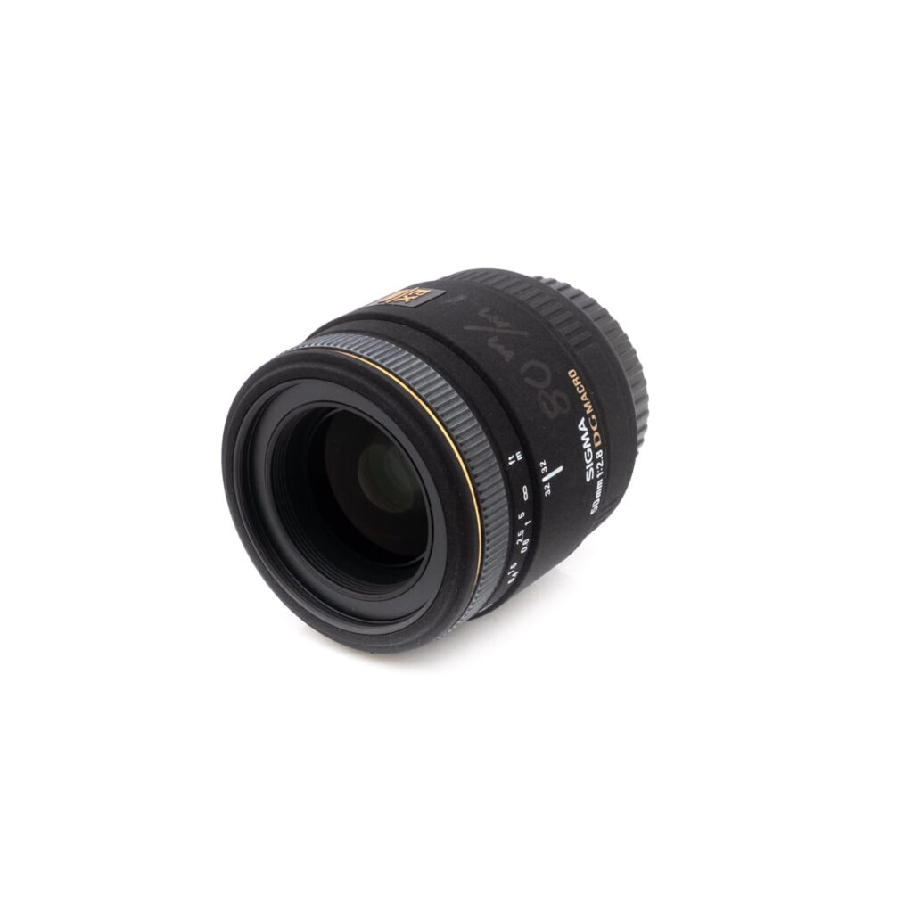 sigma_50-2 Sigma 50mm f/2.8 DG Macro Canon EF - Käytetty