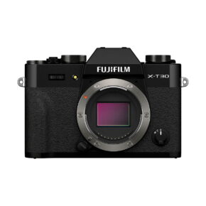 Fujifilm_X-T30_II_001 Fujifilm X-T30 II Musta -digitaalikameran mustan rungon etukuva ilman objektiivia, jossa näkyy kenno, kahva ja säätimet valkoista taustaa vasten.