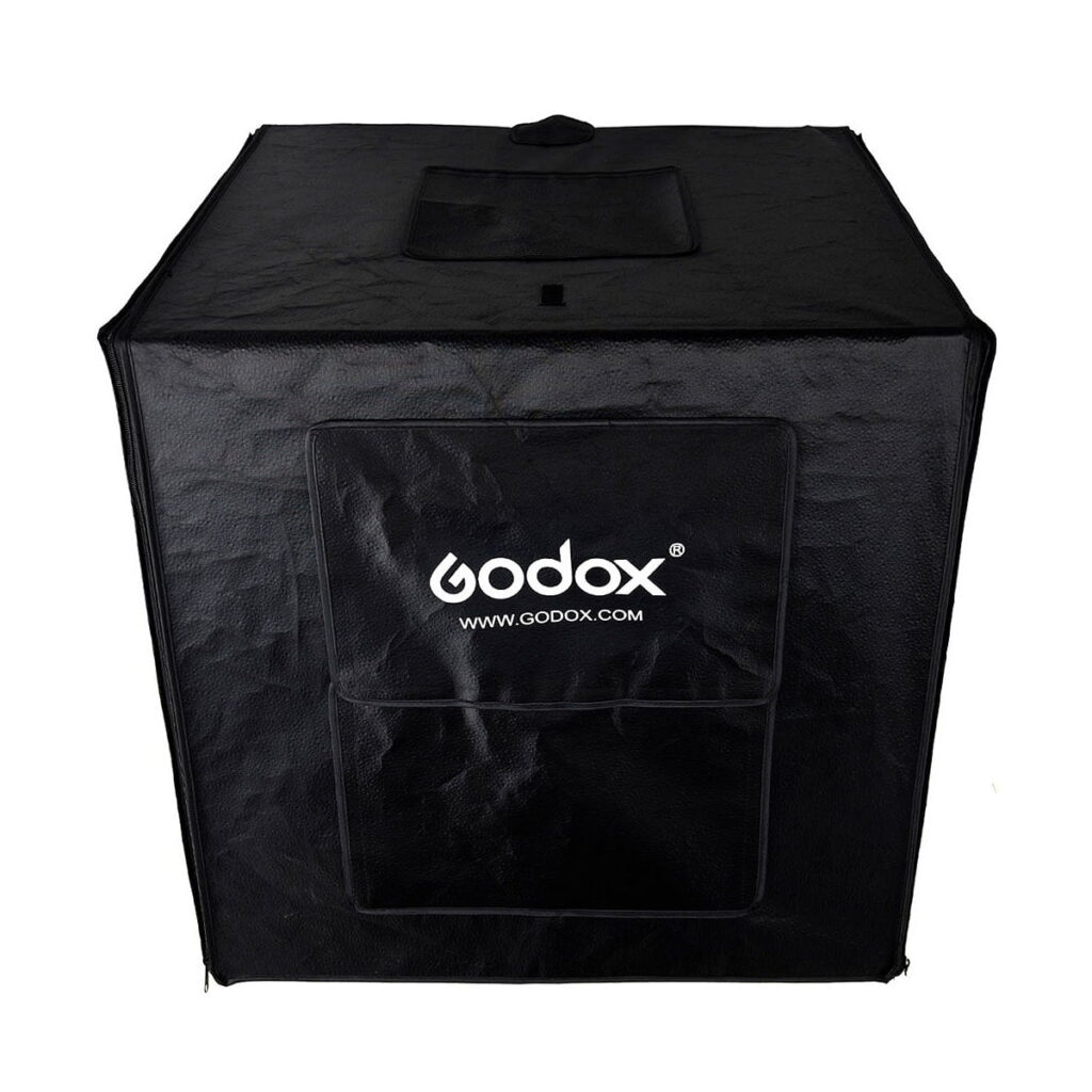 Godox_LST40_004 Godox LST40 - Kuvausteltta on suuri, musta softbox-valoteltta, jossa on vetoketjullinen etupaneeli, ihanteellinen ammattimaiseen valokuvaukseen ja tuotekuvauksiin.