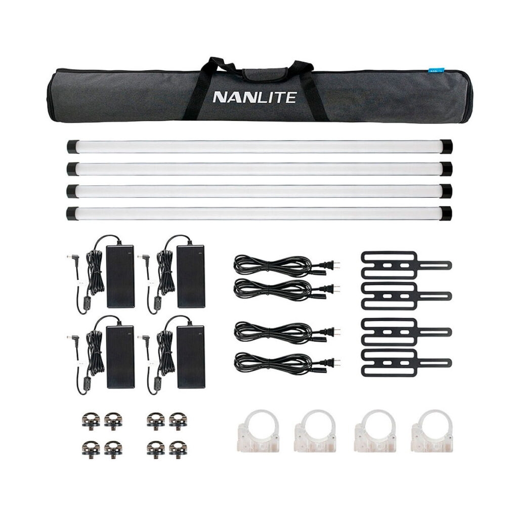 Nanlite_PavoTube_II_30X_4kit_001 NANLITE PavoTube II 30X 4kit sisältää neljä LED-valoputkea, virtasovittimet johtoineen, kiinnityskannattimet, pyöreän putken pidikkeet, pallopään sovittimet ja mustan Nanlite-kantolaukun.
