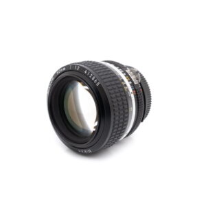 nikon_50-2 Nikon 50mm f/1.2 AI-S - Käytetty