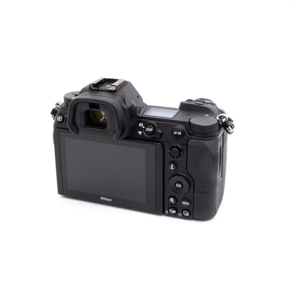 Nikon Z6 (SC 19500, Takuu 12kk) - Käytetty