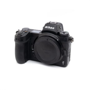 Nikon Z6 (SC 19500, Takuu 12kk) - Käytetty