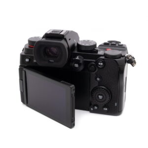 Panasonic Lumix DC-S5 (SC 1100, Kunto K4.5, sis.ALV24%) - Käytetty
