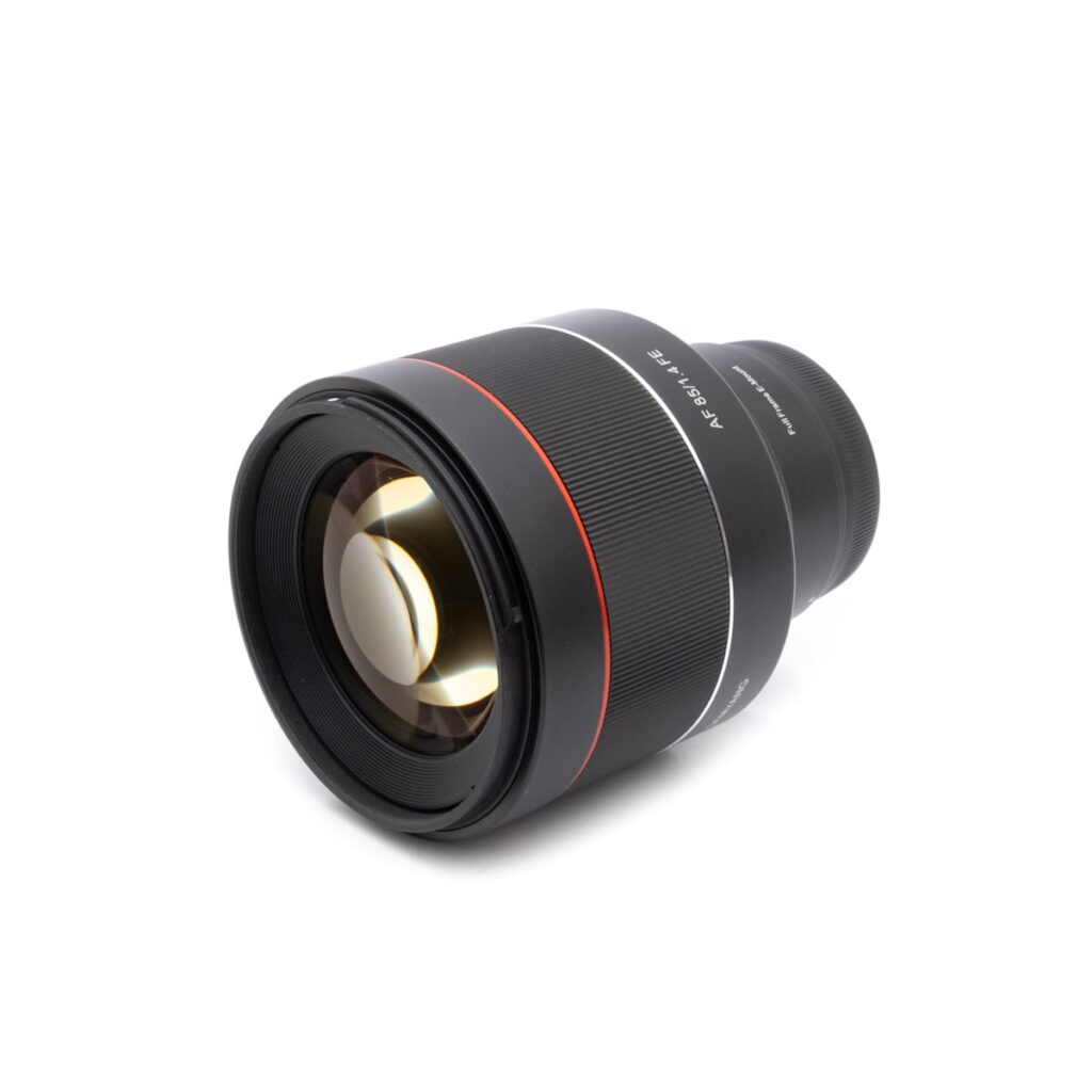Samyang AF 85mm f/1.4 Sony FE (K4.5 kunto) - Käytetty