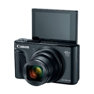 Canon PowerShot SX740 HS -kompaktikamera mustana, jossa on 40-kertainen optinen zoom-objektiivi ja eteenpäin kääntyvä LCD-näyttö.