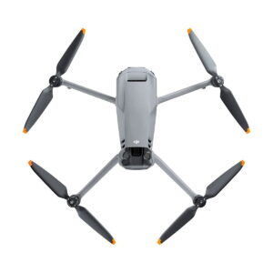DJI_Mavic_3_Fly_More_Combo_008 DJI Mavic 3 Fly More Combo -lennokki, harmaa, jossa on neljä mustaa potkuria, joissa on oranssit kärjet, näkyy ylhäältä valkoisella pohjalla.