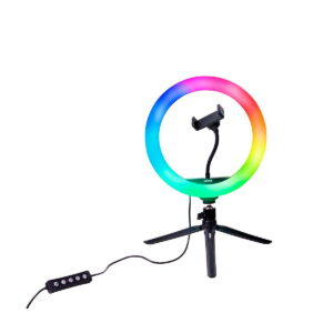 Dörr_VL-26_RGB_Vlogging_Kit_001 Dörr VL-26 RGB Rengasvalo Vlogging Kit -valaisimessa on sateenkaaren värinen rengasvalo pienellä mustalla jalustalla, jossa on integroitu puhelimen pidike renkaan sisällä ja langallinen ohjauskytkin.