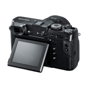 Fujifilm_GFX_50R_003 Fujifilm GFX 50R on musta digitaalikamera, jossa on kuvioitu kahva, useita säätöpyöriä ja takapuolella olevia painikkeita sekä ulospäin kääntyvä LCD-näyttö.