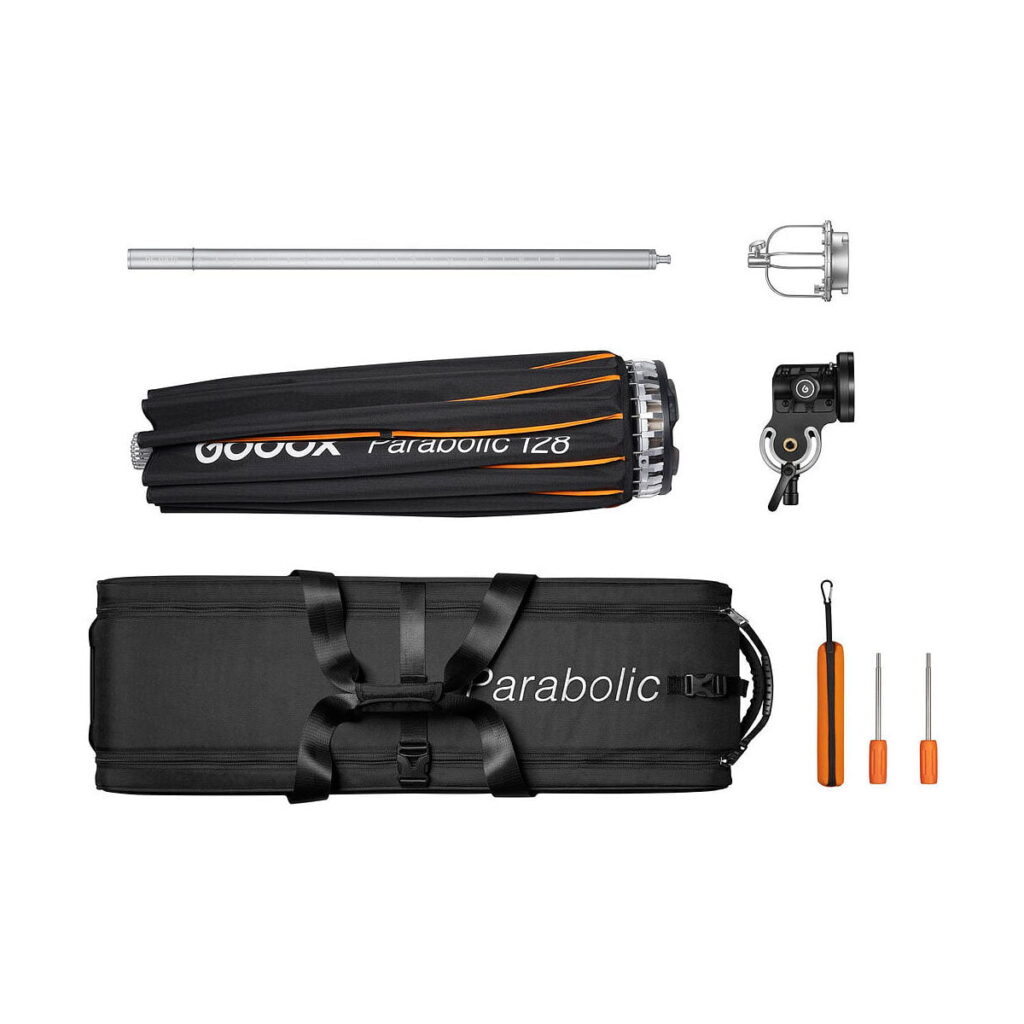 Godox_Parabolic_128_Reflector_Kit_002 Godox Parabolic 128 -heijastinsarja sisältää kokoontaitetun softboxin, jatkotangot, kiinnitystarvikkeet, kantolaukun ja kaksi ruuvimeisseliä, jotka kaikki näkyvät valkoisella pohjalla.
