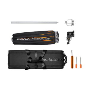 Godox_Parabolic_128_Reflector_Kit_002 Godox Parabolic 128 -heijastinsarja sisältää kokoontaitetun softboxin, jatkotangot, kiinnitystarvikkeet, kantolaukun ja kaksi ruuvimeisseliä, jotka kaikki näkyvät valkoisella pohjalla.
