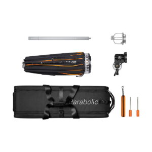 Godox_Parabolic_88_Reflector_Kit_001 Godox Parabolic 88 Reflector Kit -komponentit esillä: taitettu musta ja oranssi parabolinen sateenvarjo, kiinnitysteline, jatkotanko, kaksi ruuvimeisseliä, pieni työkalu ja suuri musta kantolaukku, jossa lukee "Parabolic.