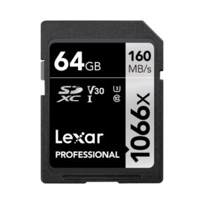 Lexar-Pro-1066x-U3-UHS-I-R160-W70-64GB-3 Kuvassa on Lexar Pro 1066x U3 UHS-I R160/W120 512GB muistikortti. Kortissa on pääosin musta muotoilu, jossa on hopeinen ja valkoinen merkintä.