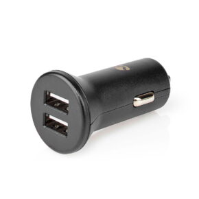 Nedis Autolaturi 2x2.4A USB-A on musta, sylinterinmuotoinen, kahdella USB-portilla varustettu kaksois-USB-autolaturi, joka on suunniteltu ajoneuvon tupakansytytinliitäntään ja jossa on pieni logo sivulla.