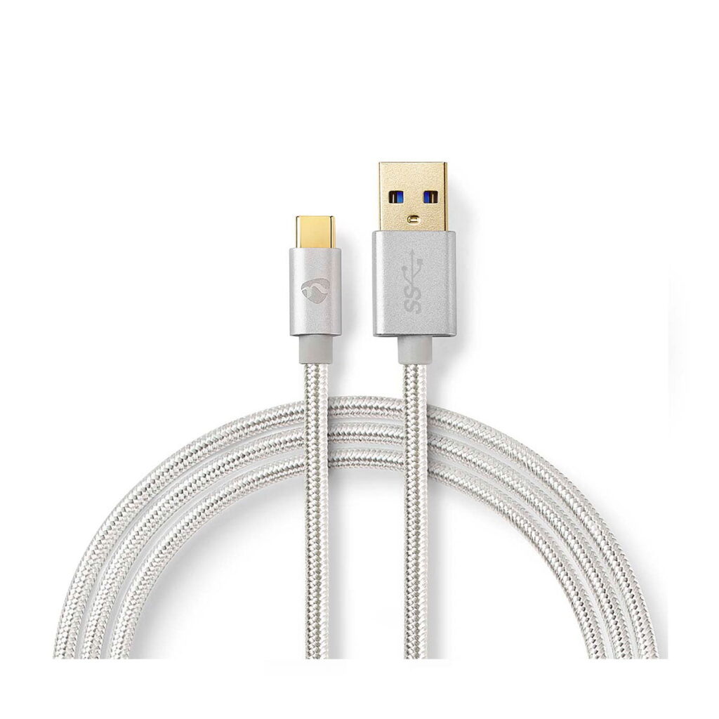 Nedis_USB_A-USB_C_2_metriä_USB_3_2_Gen_1_002 Nedis USB A - USB C 2 metriä USB 3.2 Gen 1 on punottu hopeanvärinen kaapeli, jossa on metallikoteloiset USB-A- ja USB-C-liittimet valkoisella pohjalla.
