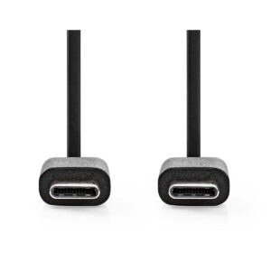 Kaksi Nedis USB C - USB C 1 metrin mustaa kaapelia, joissa on pyöreät päät, on asetettu vierekkäin valkoiselle taustalle liittimet eteenpäin.