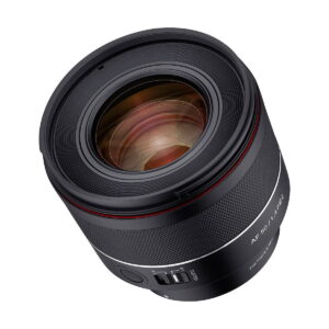 Samyang_AF_50mm_f_1_4_EF_II_003 A close-up of the Samyang AF 50mm f/1.4 II - Sony FE lens shows its black barrel, visible glass element, focus ring and AF/MF switch with "AF 50/1.4 FE" and red and white highlight lines.